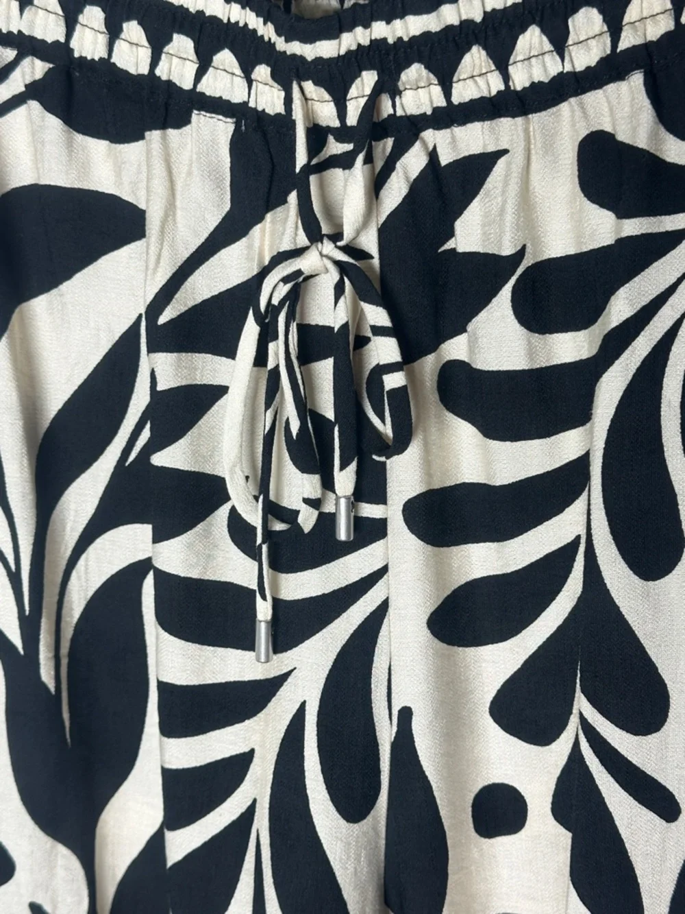 New w tags. Skies are Blue ivory black pants. Drawstring wide leg pockets medium